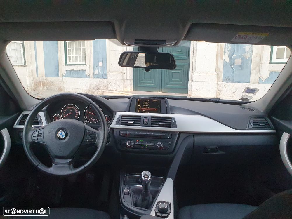 BMW 320 d EfficientDynamics Line Sport - 43