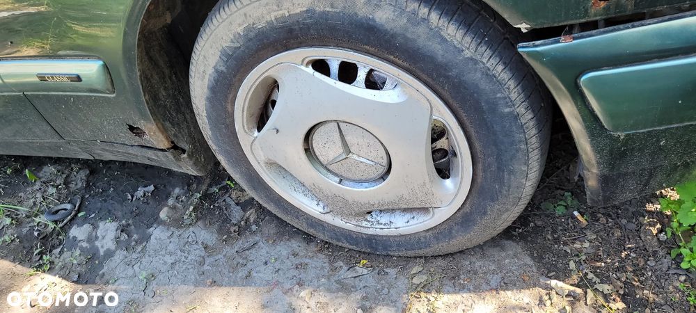 Mercedes E 220 na części - 9