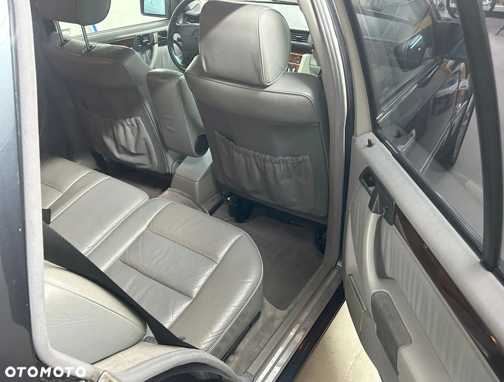 Mercedes-Benz Klasa E - 15