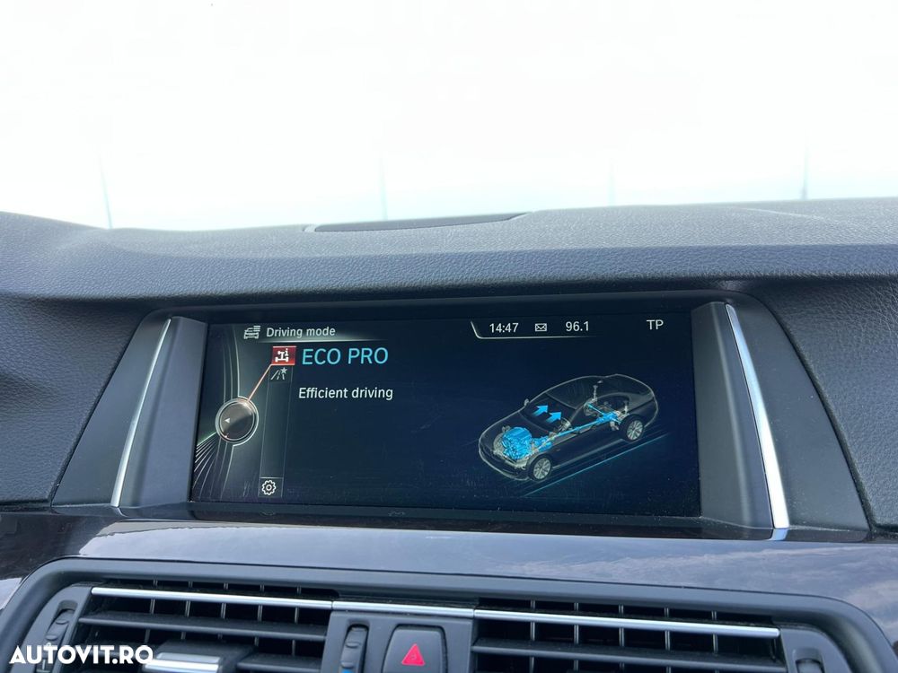 BMW Seria 5 520d xDrive - 17