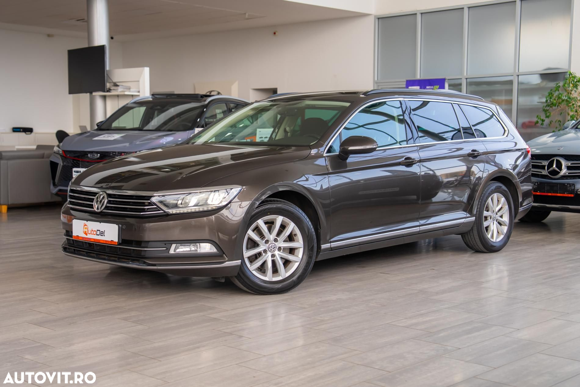 Volkswagen Passat - 4