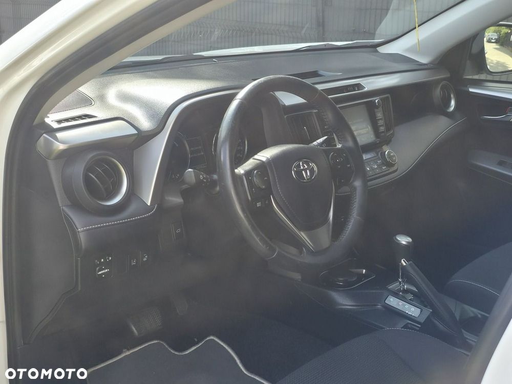 Toyota RAV4 - 8