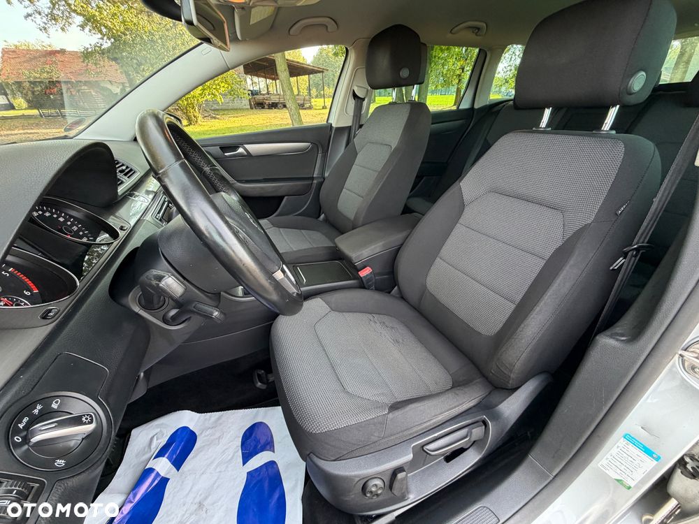 Volkswagen Passat - 27