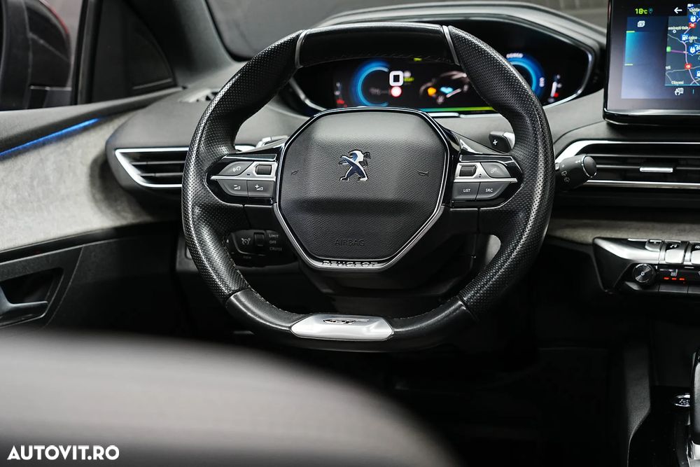 Peugeot 3008 Plug-In Hybrid 225 e-EAT8 GT - 8