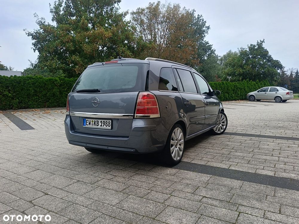 Opel Zafira 2.2 Automatik Cosmo - 11