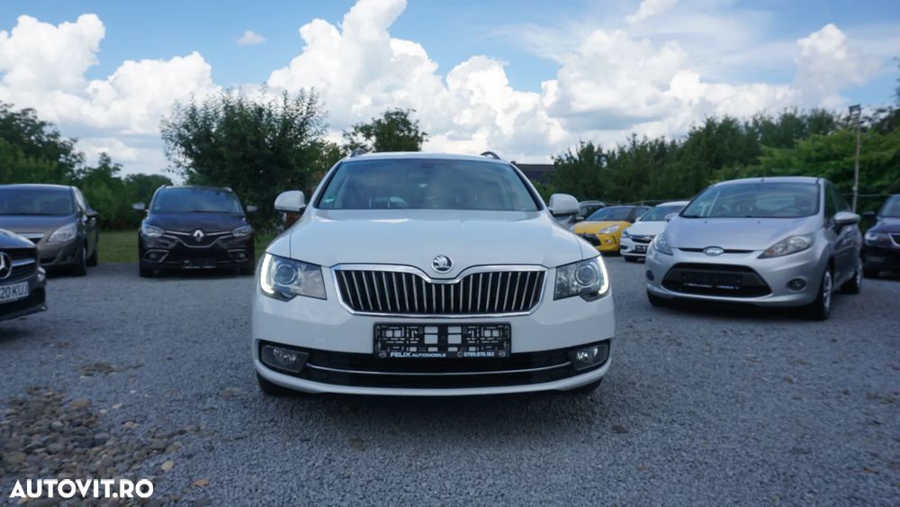 Skoda Superb 2.0 TDI Green tec DSG Elegance - 1