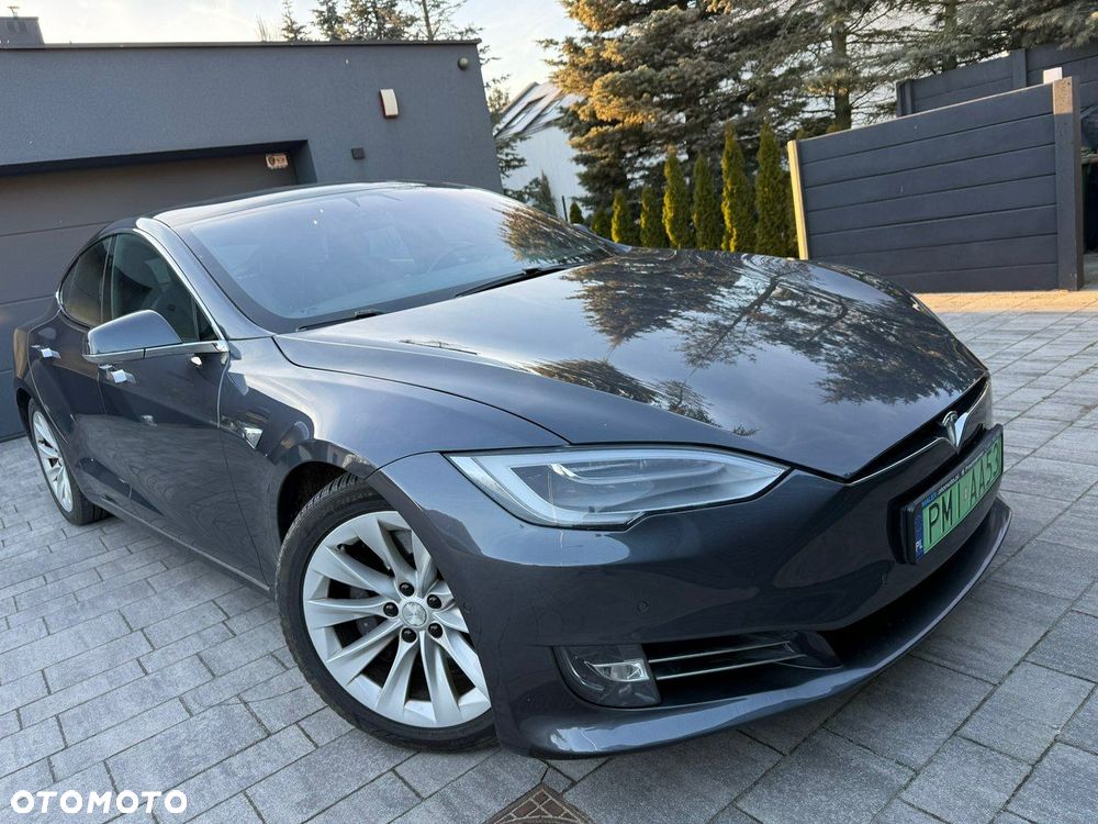 Tesla Model S - 1