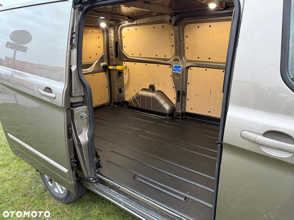 Ford TRANSIT CUSTOM - 13