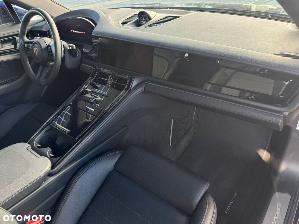 Porsche Panamera 4 E-Hybrid PHEV - 32