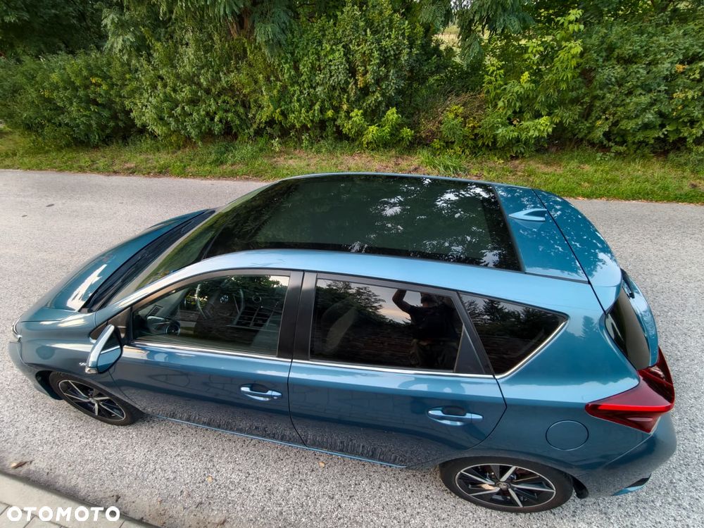 Toyota Auris 1.8 HSD Prestige - 11