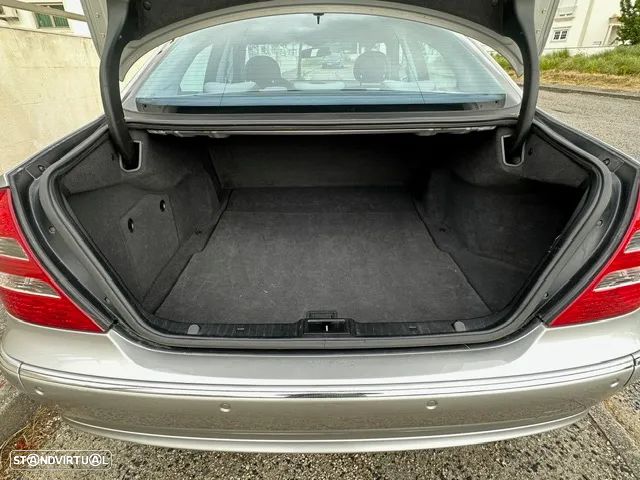 Mercedes-Benz E 270 - 24