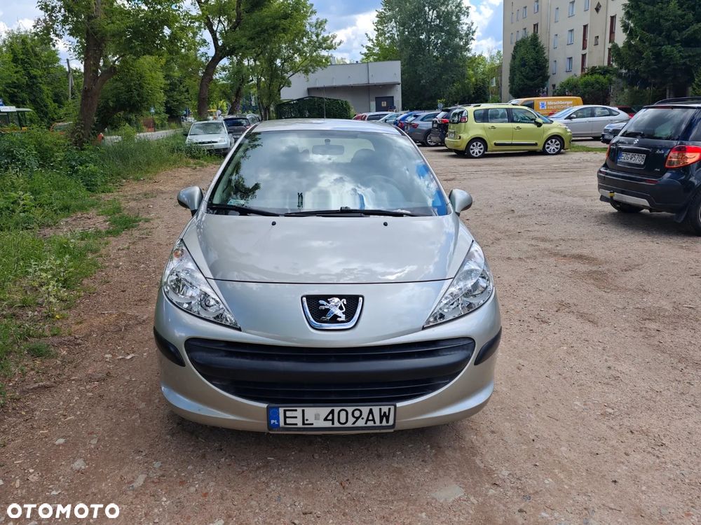 Peugeot 207 - 8