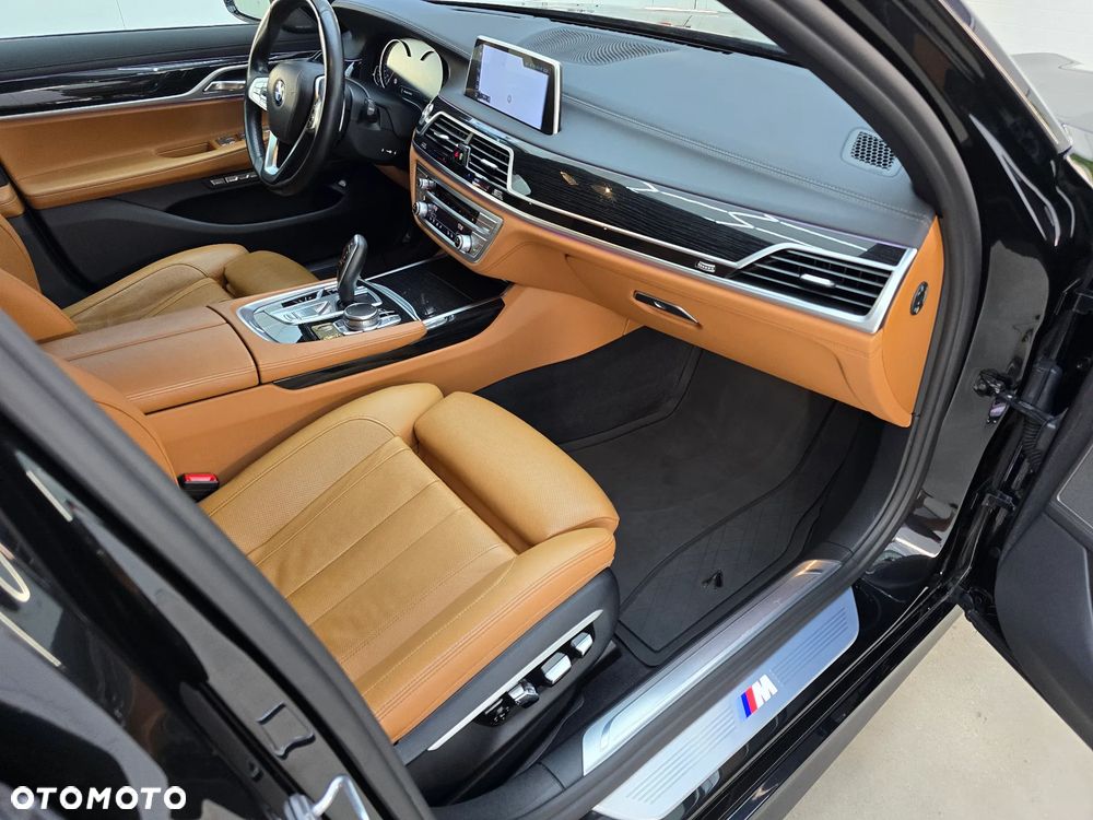 BMW Seria 7 730d xDrive - 29