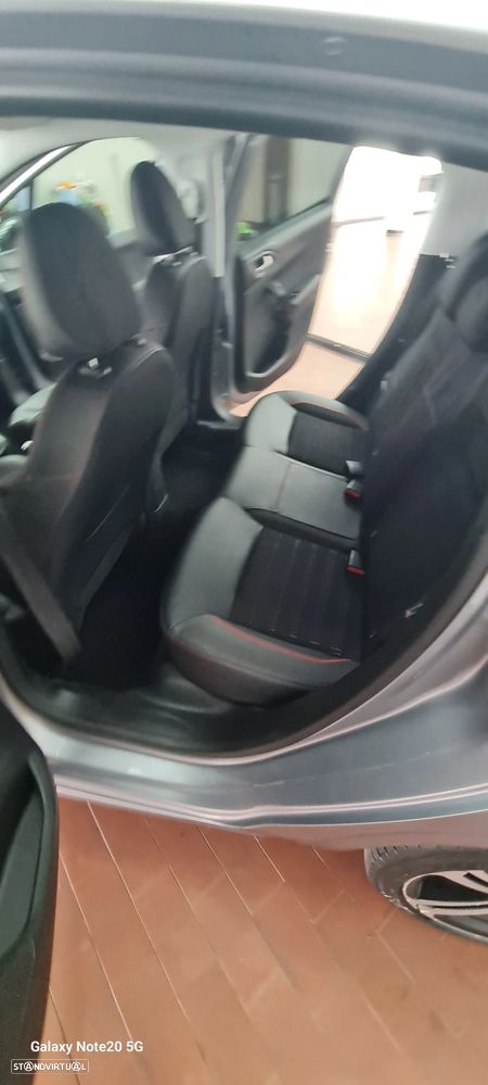 Peugeot 208 1.2 PureTech GT Line - 24