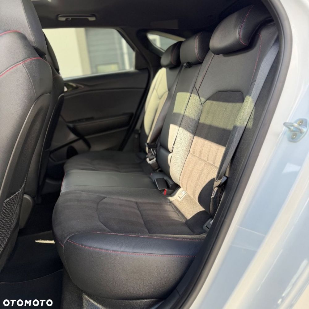 Kia ProCeed 1.6 T-GDI GT DCT - 23