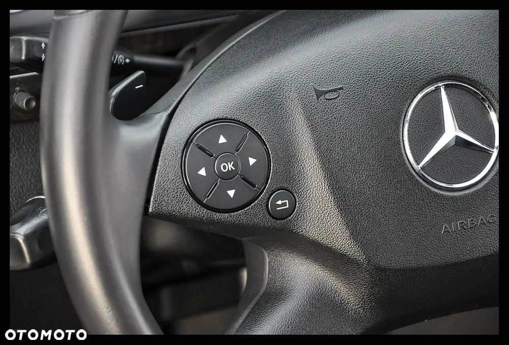 Mercedes-Benz Klasa E 300 BLUETEC 7G-TRONIC Avantgarde - 32