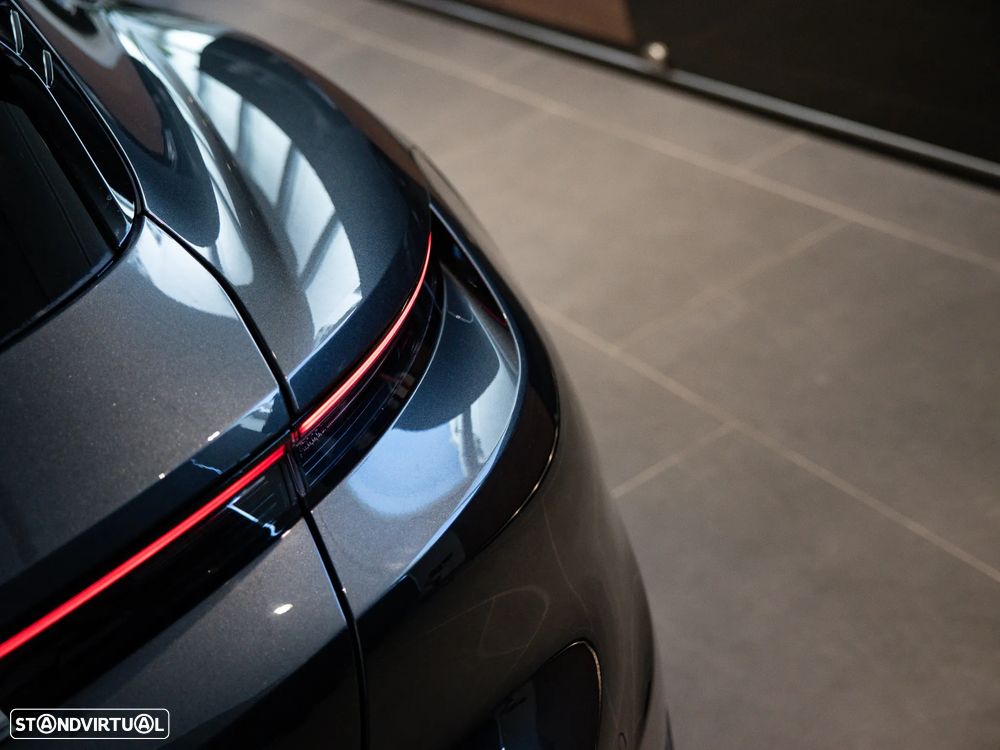 Porsche Taycan Sport Turismo - 18