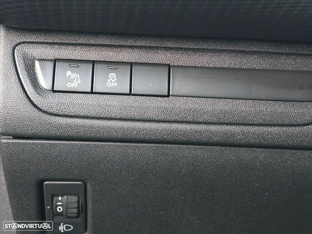 Peugeot 208 1.6 BlueHDi Allure - 18