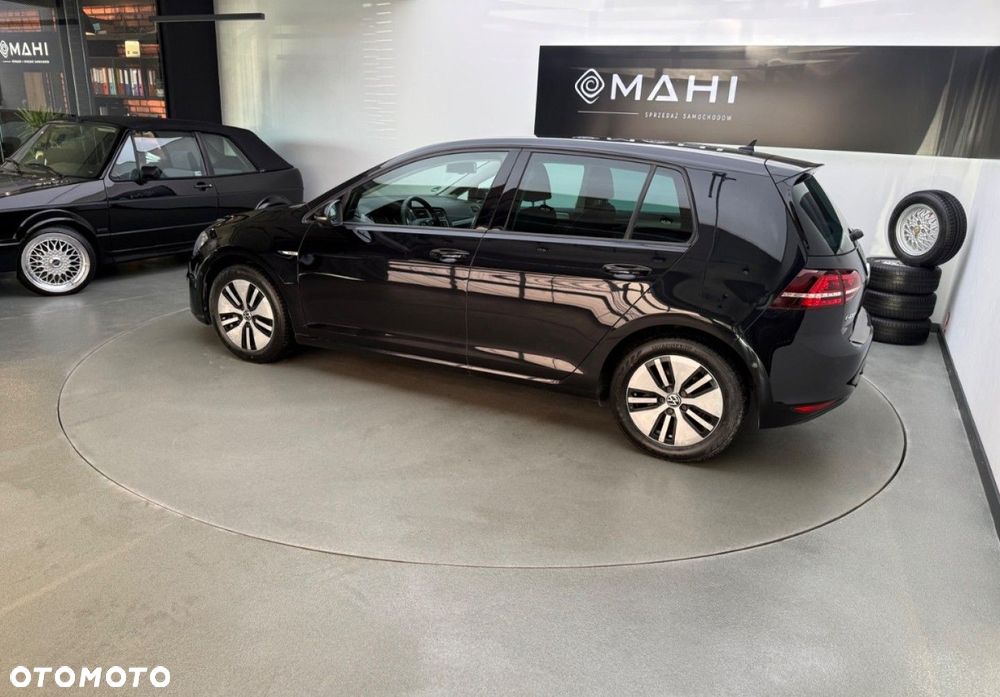 Volkswagen Golf - 8