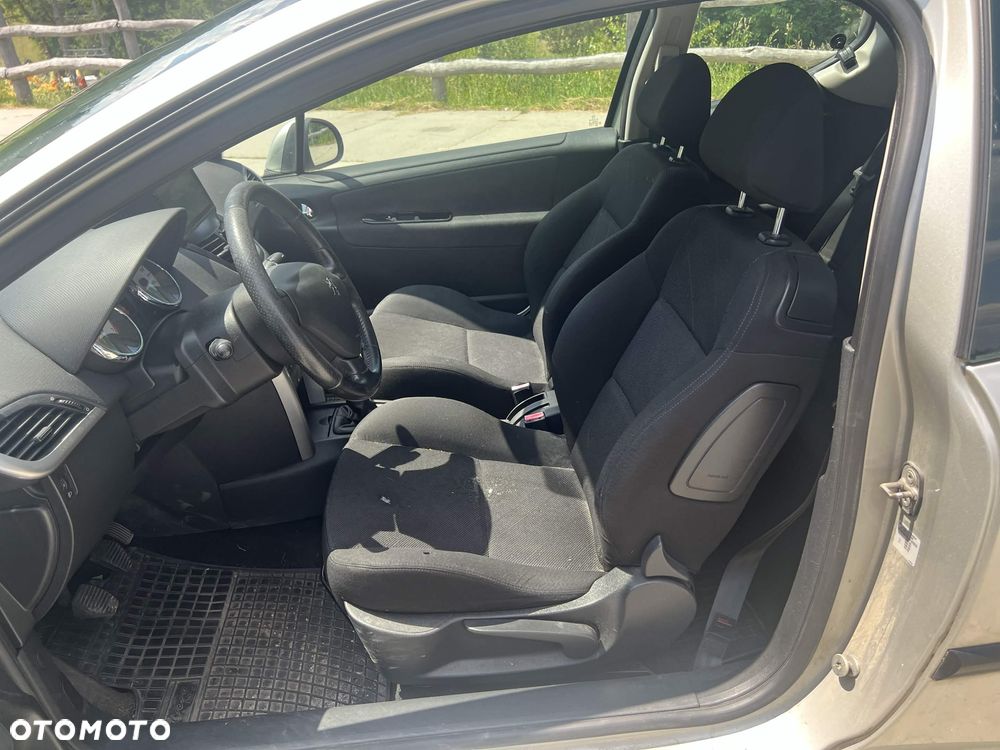 Peugeot 207 1.4 16V Trendy - 8