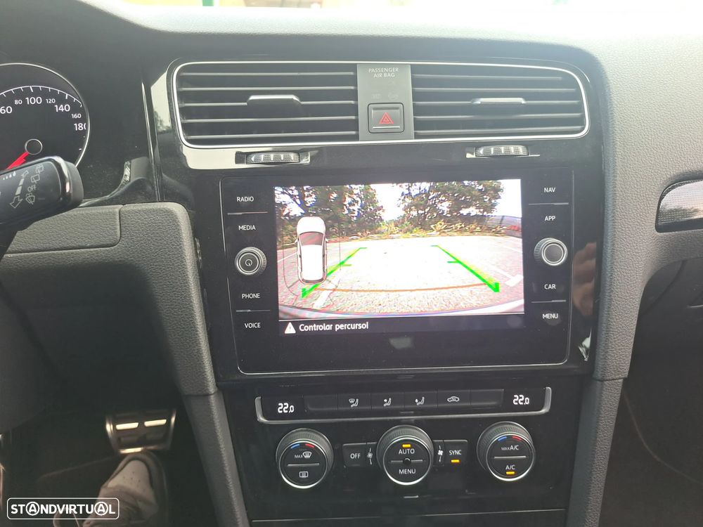 VW Golf 2.0 TDI DSG Sound - 24