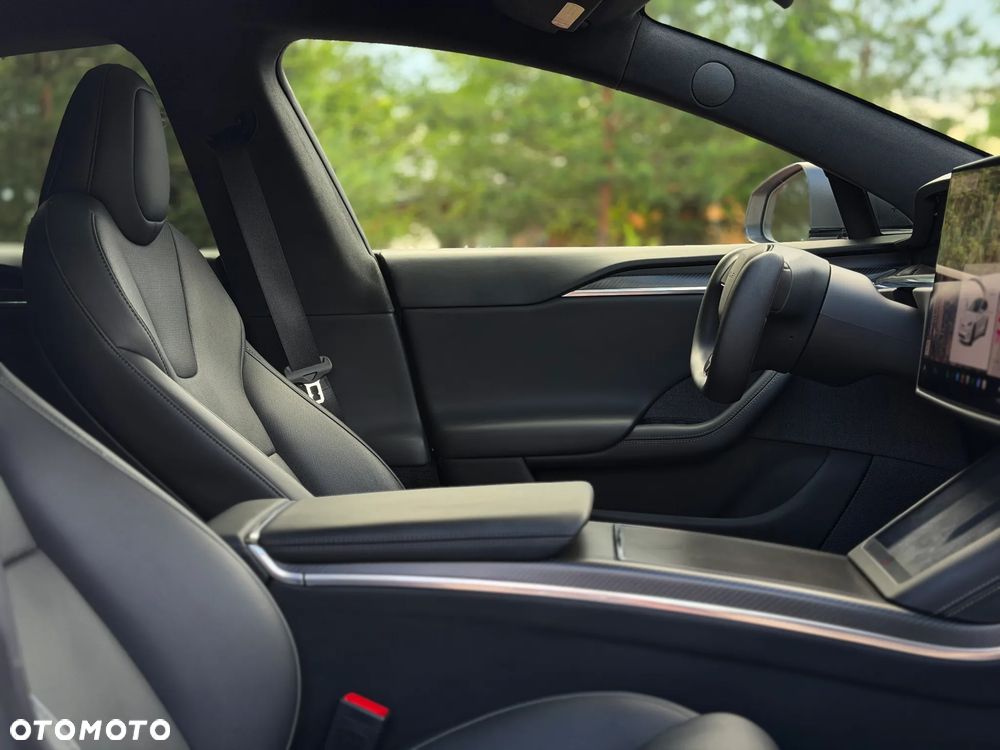 Tesla Model S Plaid - 10