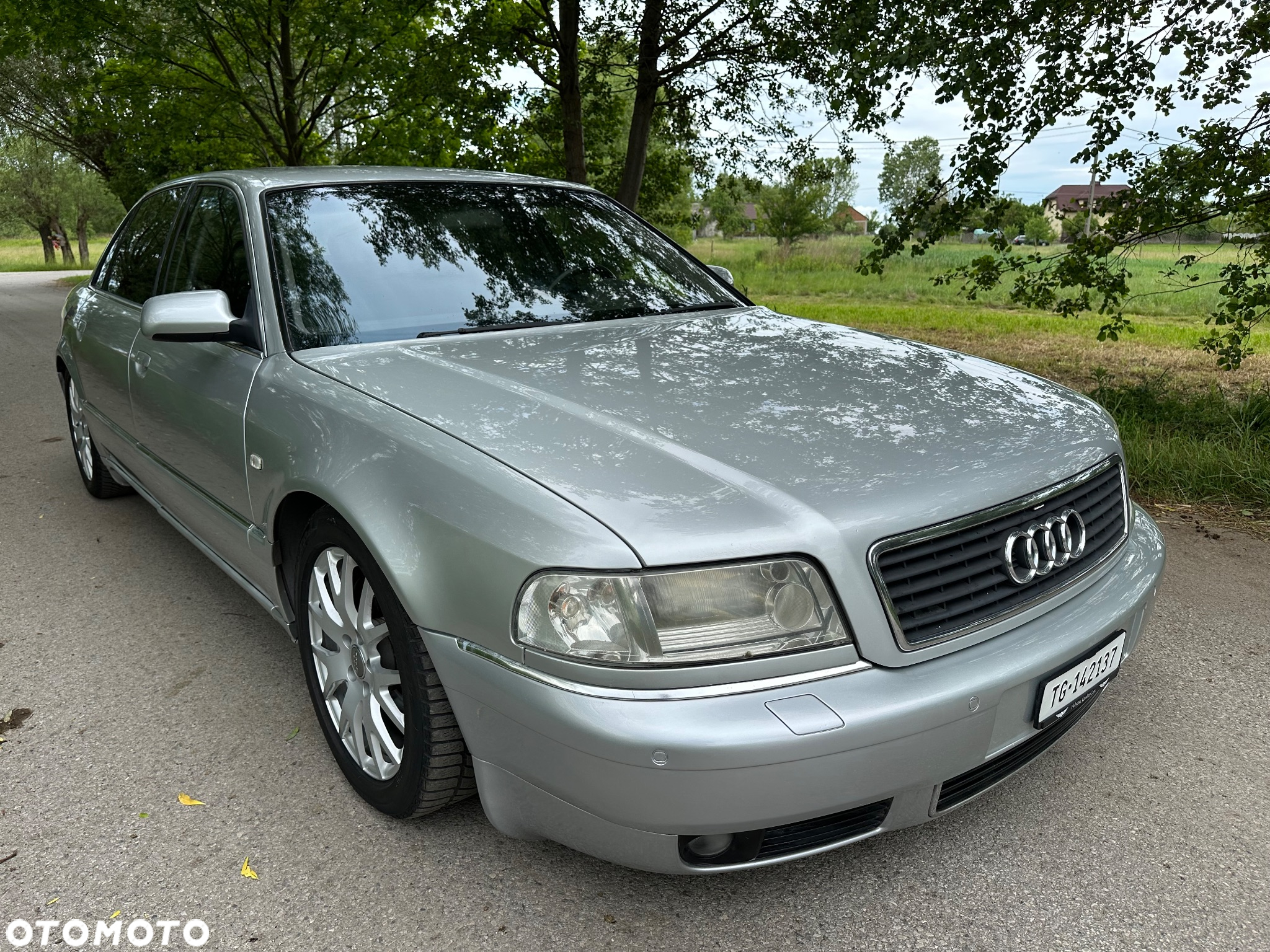 Audi A8 4.2 L Quattro - 11