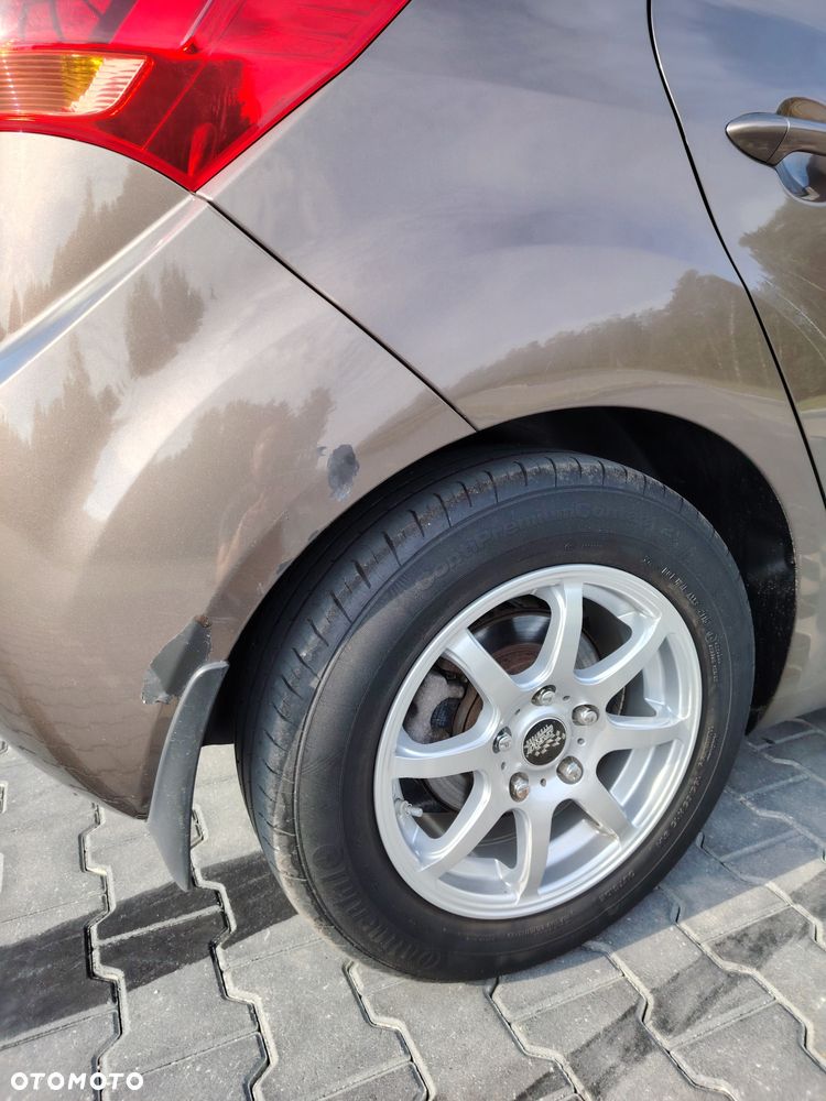 Kia Venga - 7