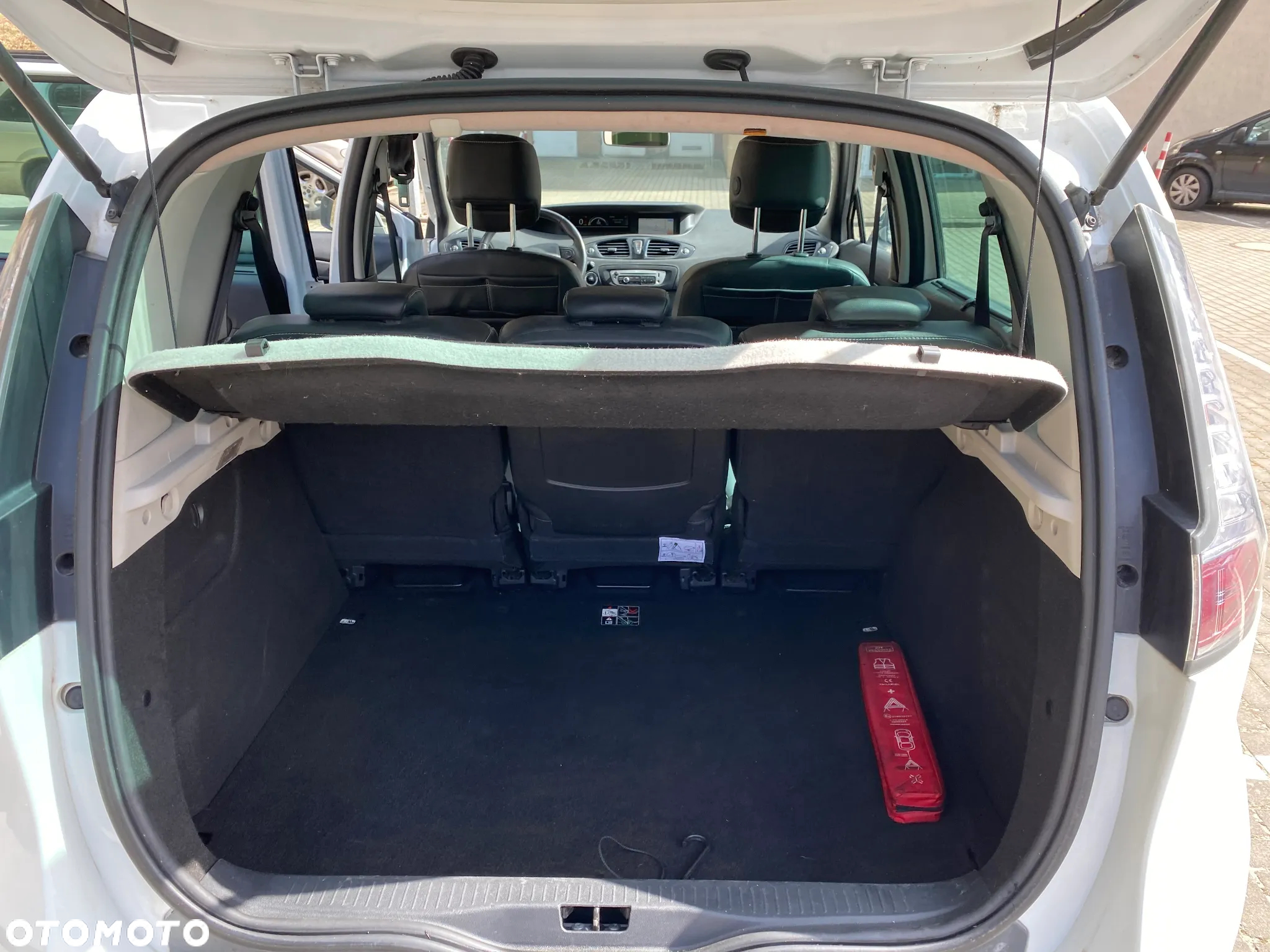 Renault Scenic 1.5 dCi Dynamique - 8