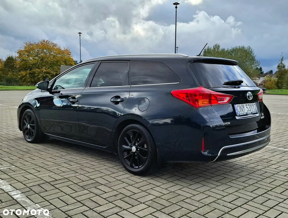 Toyota Auris 2.0 D-4D START Edition - 3
