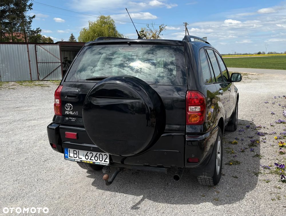 Toyota RAV4 D-4D 4x4 - 6