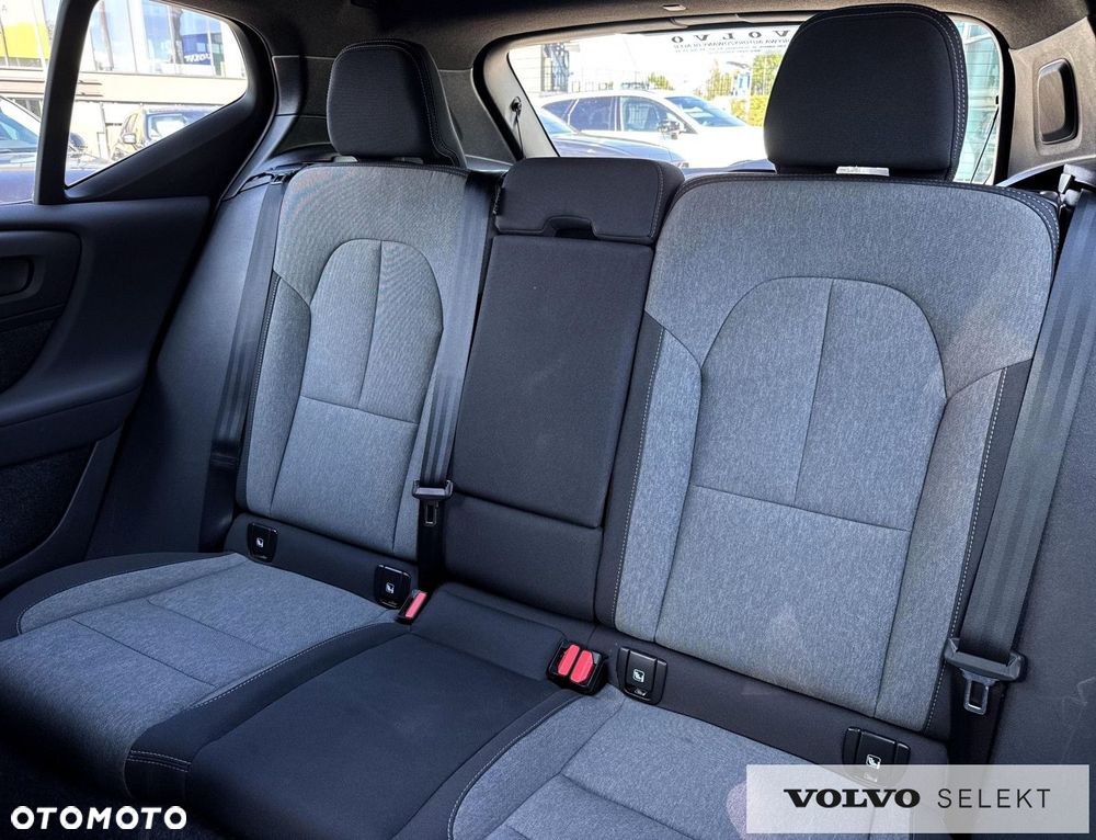 Volvo XC 40 B3 Plus Dark - 26