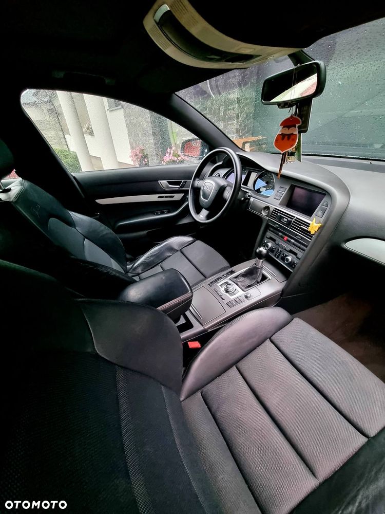 Audi A6 Limousine 2.4 - 7
