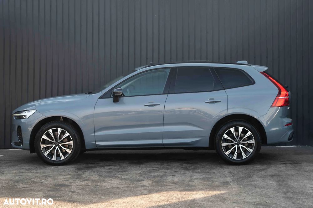 Volvo XC 60 B4 MHEV AT AWD Plus Dark - 8