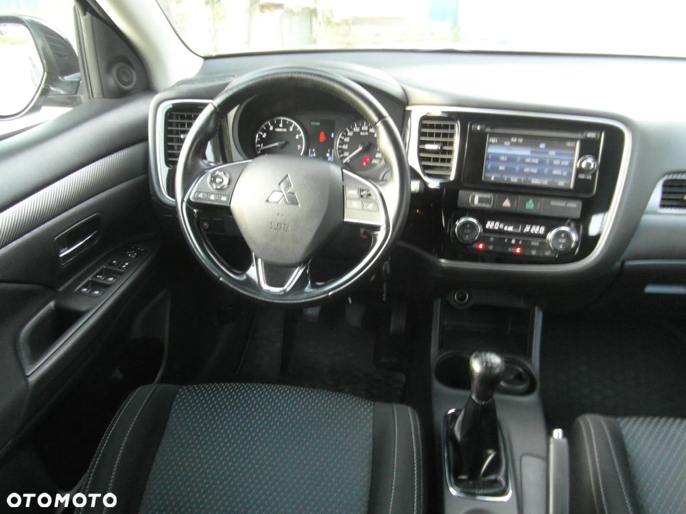 Mitsubishi Outlander 2.0 2WD Diamant Edition - 17