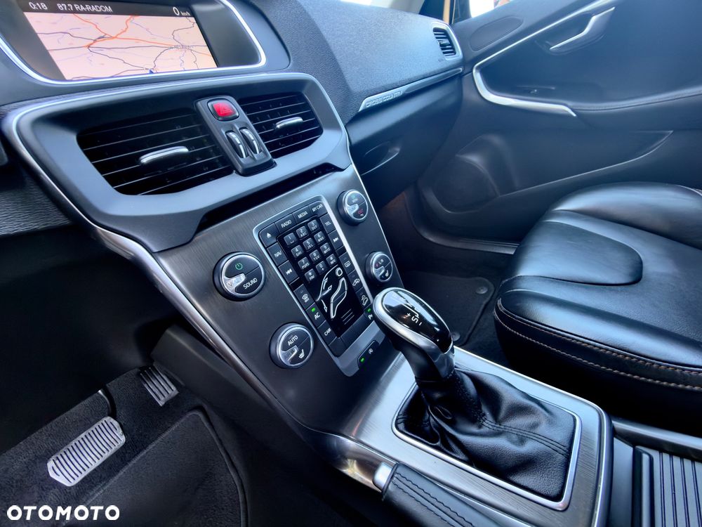 Volvo V40 Cross Country T4 AWD Geartronic Kinetic - 27
