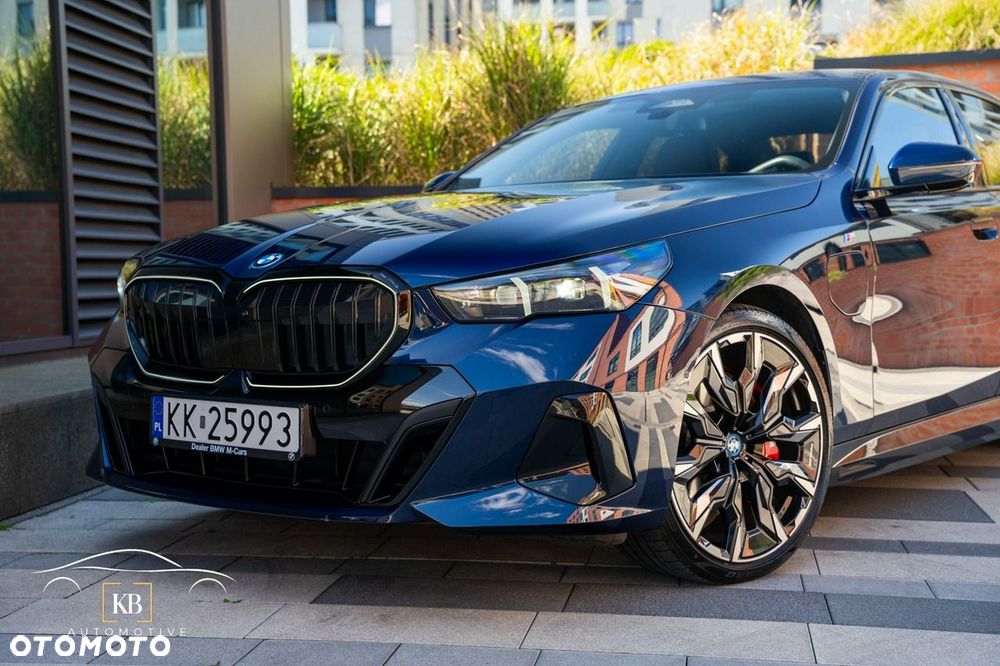 BMW Seria 5 550e xDrive - 38