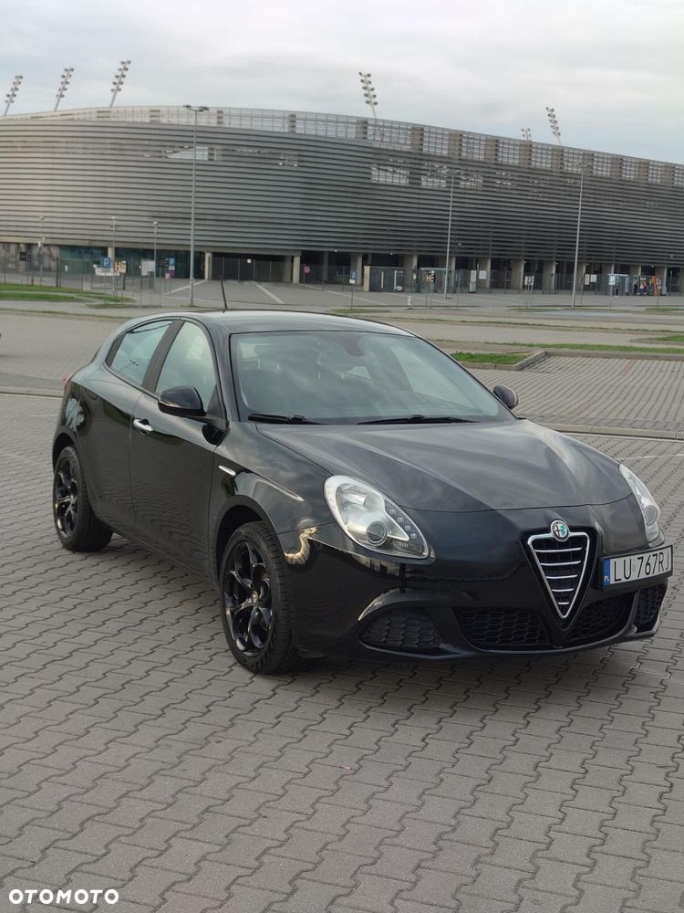 Alfa Romeo Giulietta 2012 photo 2