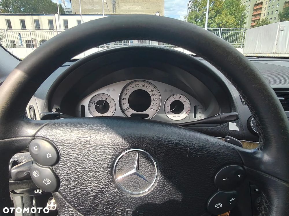 Mercedes-Benz Klasa E - 9