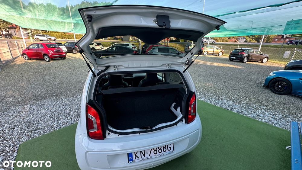 Volkswagen up! white - 15