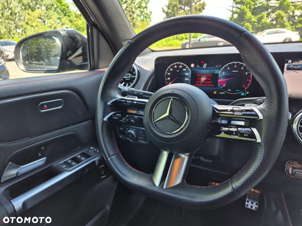 Mercedes-Benz GLB 200 AMG Line 7G-DCT - 18