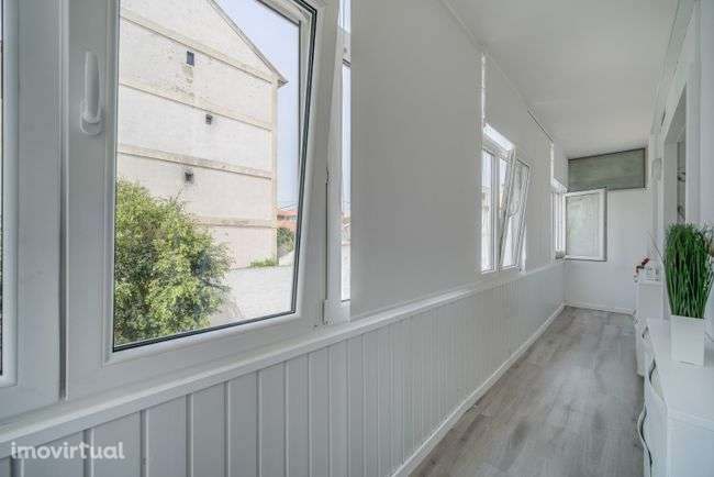 Apartamento T2 remodelado no Laranjeiro, Feijó - Grande imagem: 5/28