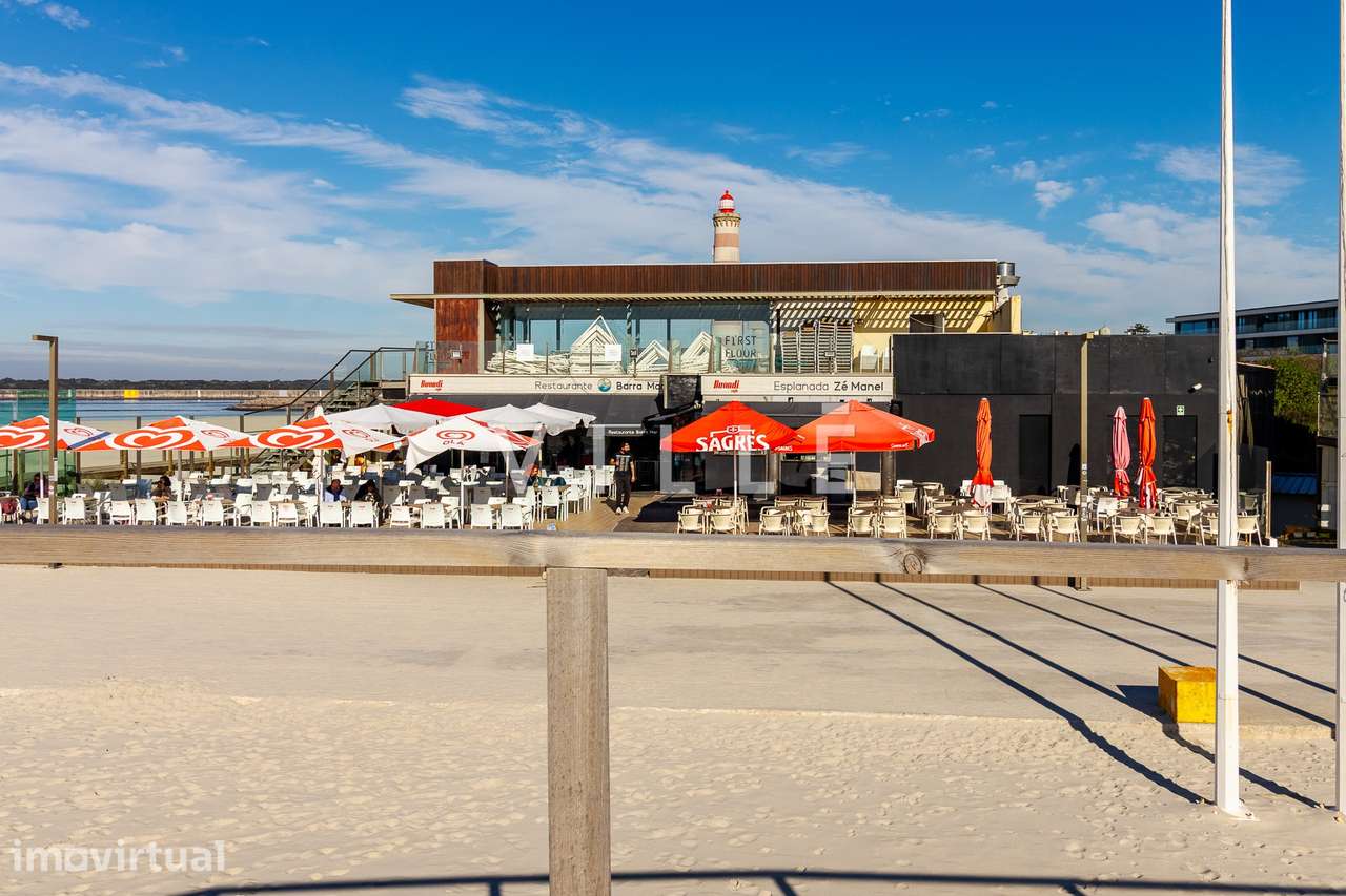 Restaurante Bar icónico na Praia da Barra - Grande imagem: 3/60