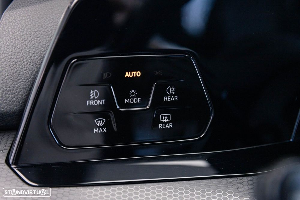 VW Golf 2.0 TSI GTI DSG - 39