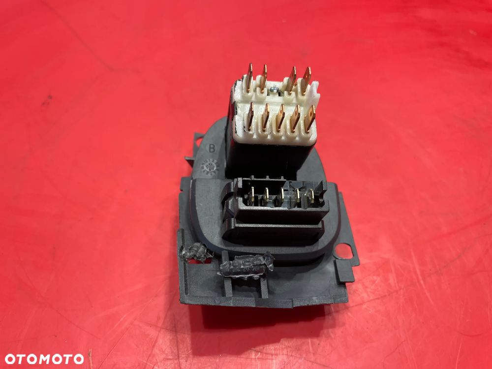 PANEL PRZEŁĄCZNIKÓW LANCIA YPSILON - 5