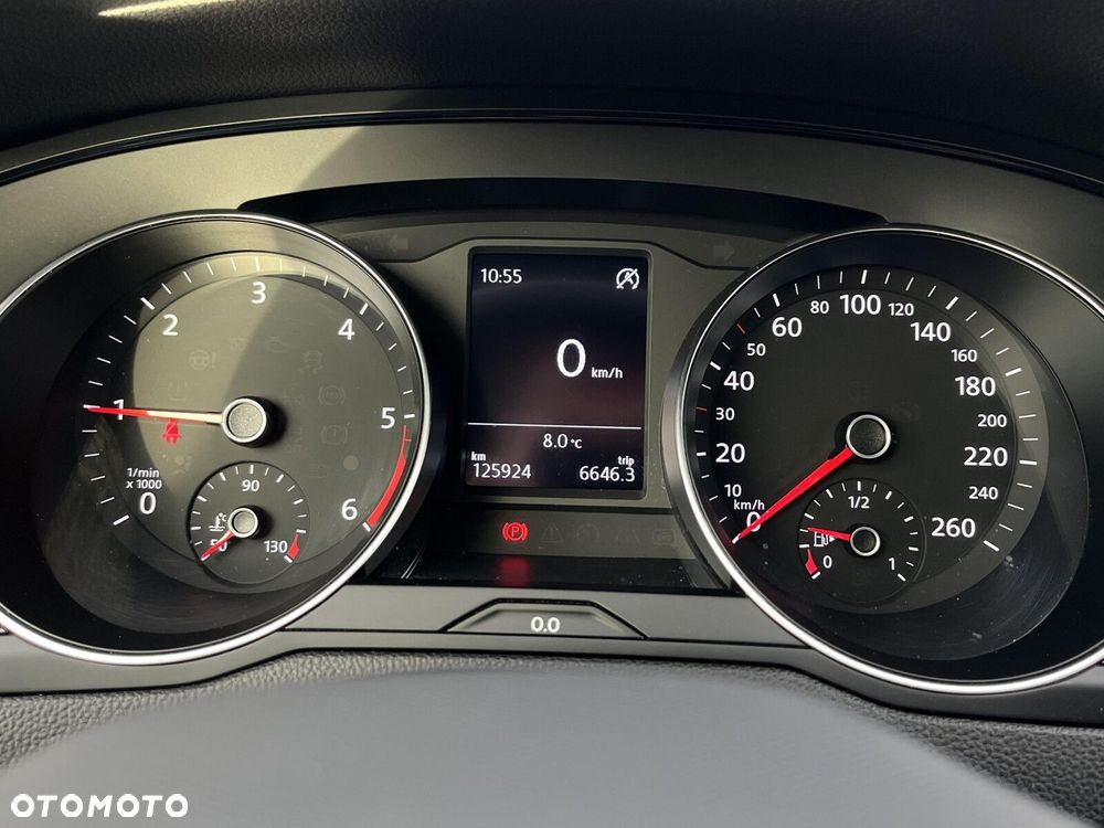 Volkswagen Passat - 17