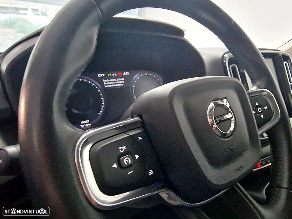 Volvo XC 40 1.5 T2 Momentum Plus Geartronic - 16