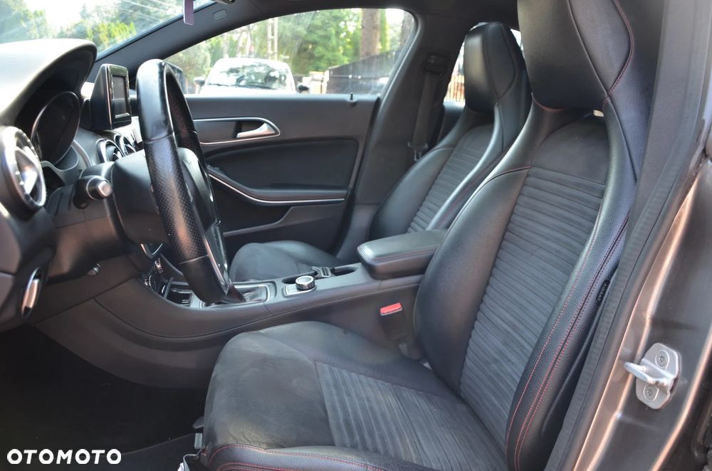 Mercedes-Benz CLA 200 CDI AMG Line - 11