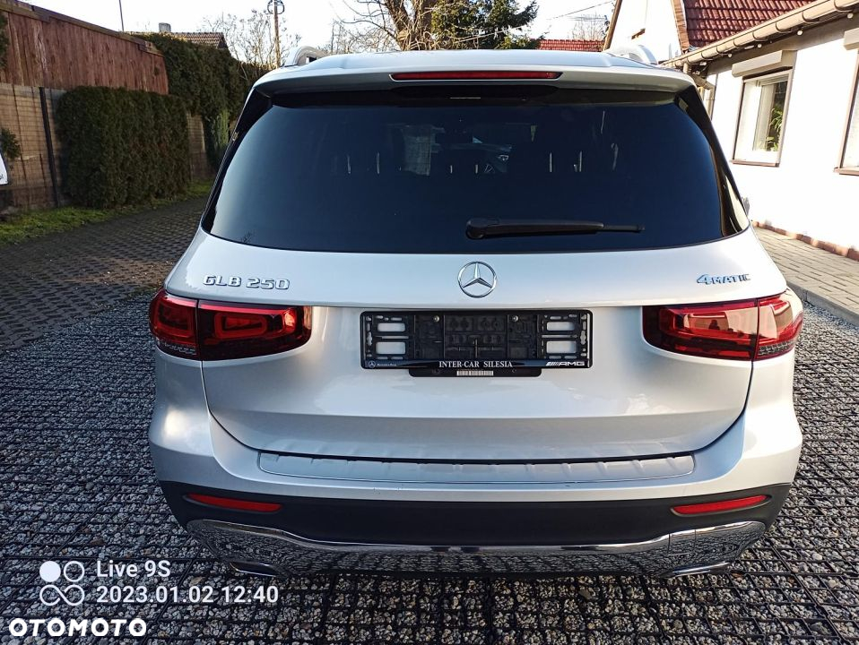 Mercedes-Benz GLB 250 4-Matic 8G-DCT - 6