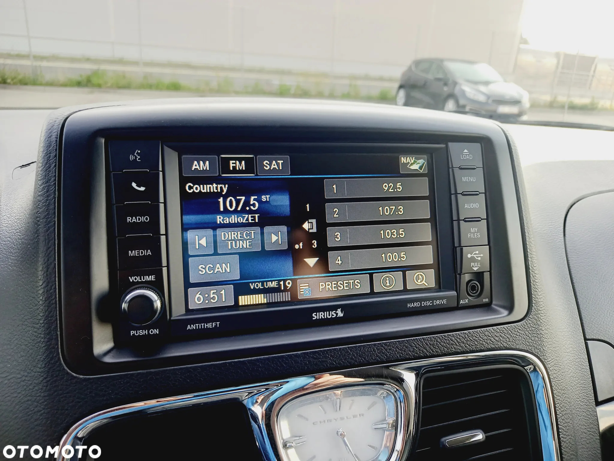 Chrysler Town & Country 3.6 Touring - 13